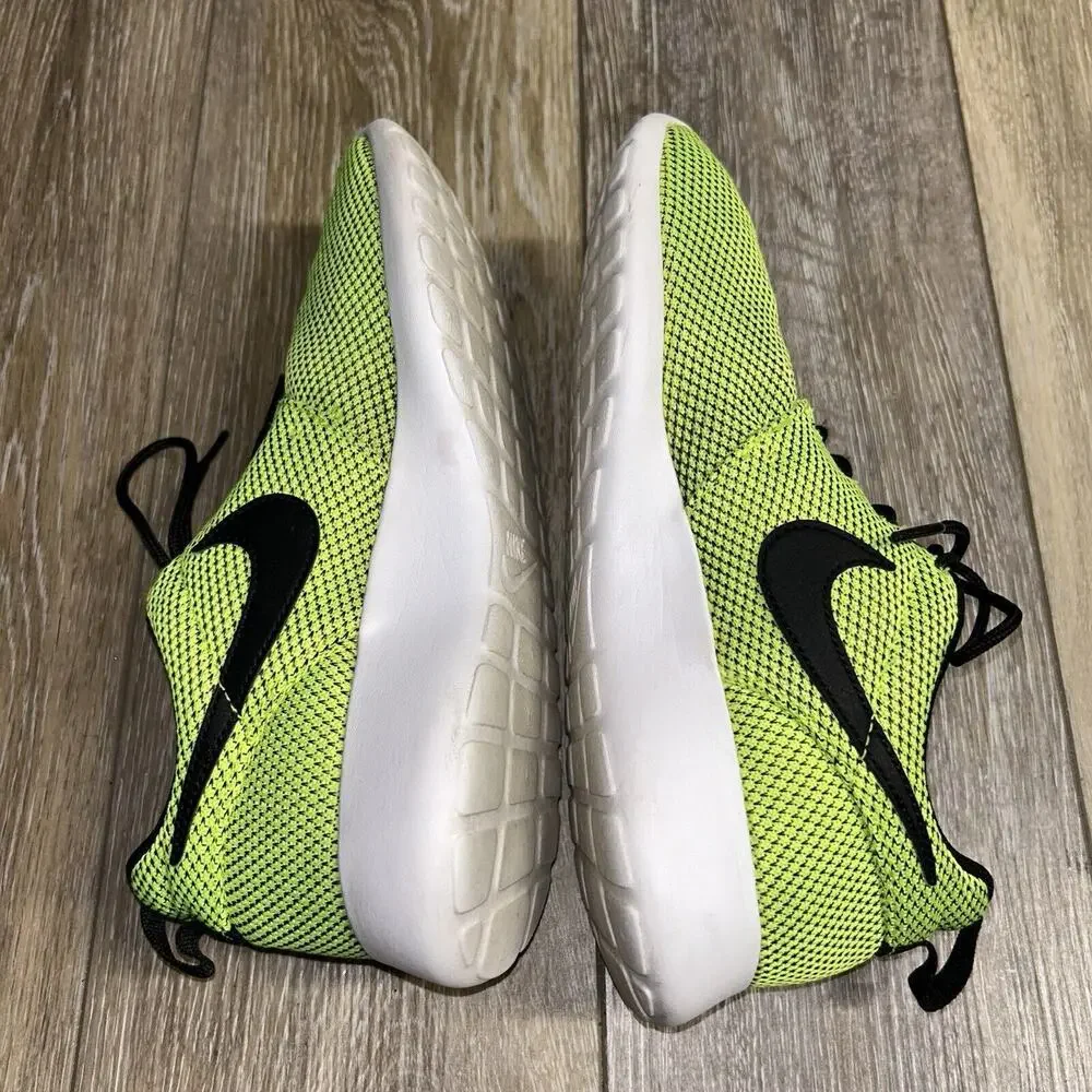 Nike Roshe One 599728-700 Youth US Size 5.5Y Green Black Running Sneaker Shoes